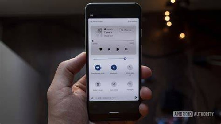 android 11 beta media playback controls notification shade quick settings pixel 3