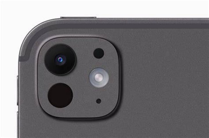 Apple iPad 2021 camera in focus