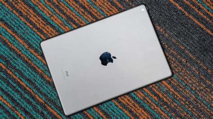 Apple iPad 2021 rear panel off center