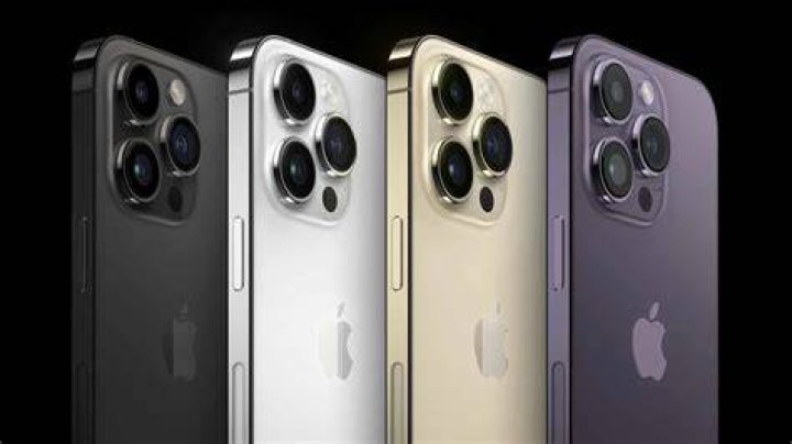 Apple iPhone 13 Pro Max vs Samsung Galaxy S21 Ultra side by side