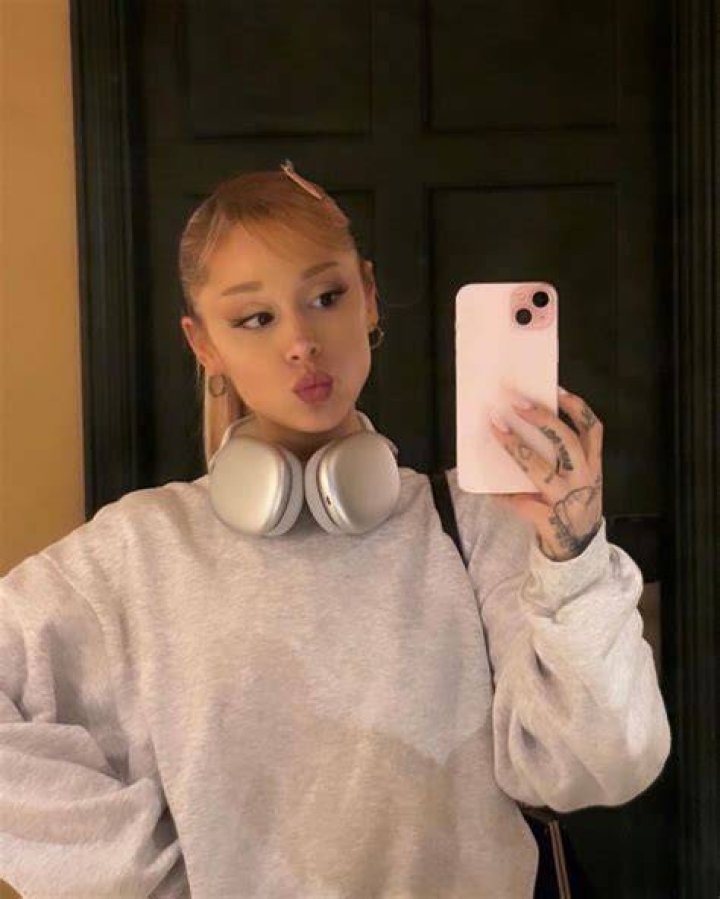 Ariana Grande Debuts Gray Bangs