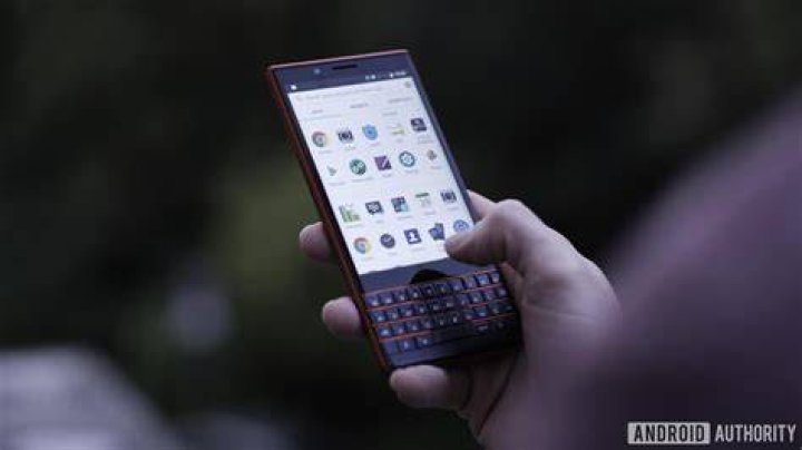 Blackberry Key2 LE hands on (14 of 20) Blackberry Key2 LE front, keyboard with atomic red frets, showing preloaded apps and BlackBerry features