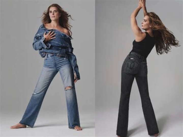 Brooke Shields in jeans and a T-shirt