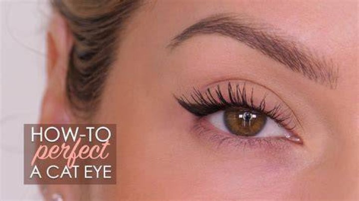 cat eye liner