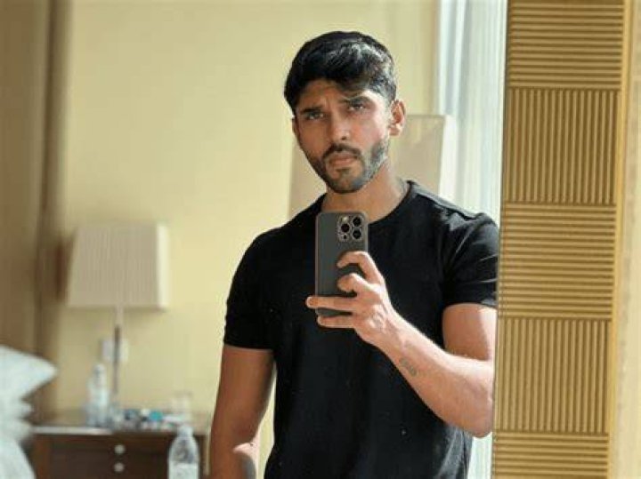 Dhruv Vikram Biography, Age, Height, Weight, Film, Girlfriend & More