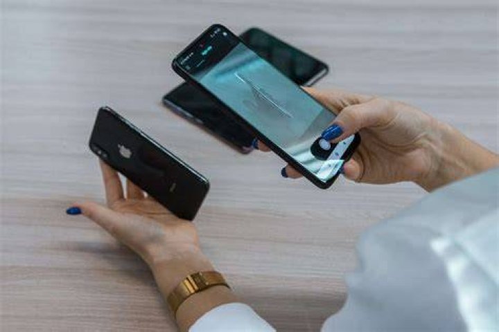 Does your current phone support storage expansion?