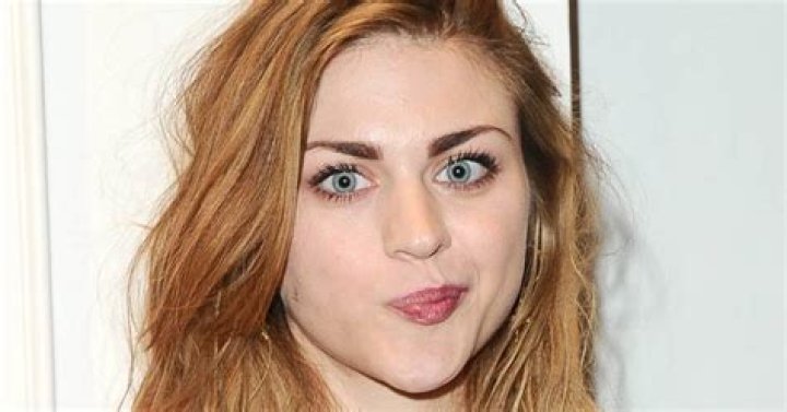 Frances Bean Cobain attends event