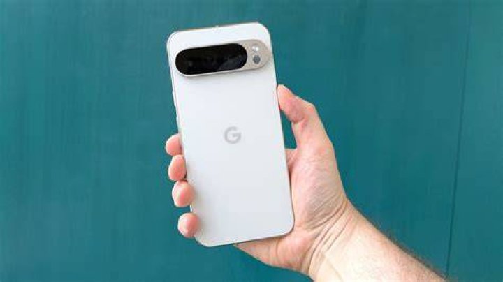 Google Pixel 5 in hand Google Pixel 5 in hand
