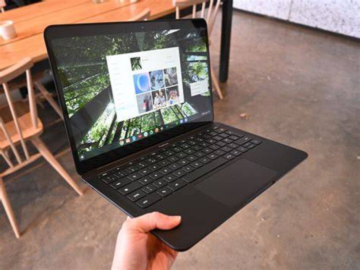 Google Pixelbook Go Review artistic pixel 4