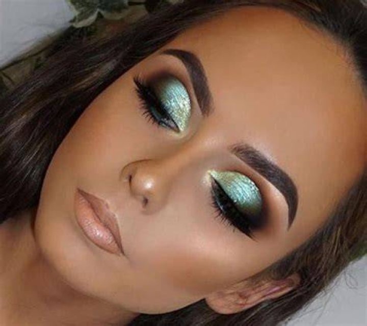 Here’s A Fresh Idea: Mint Green Makeup