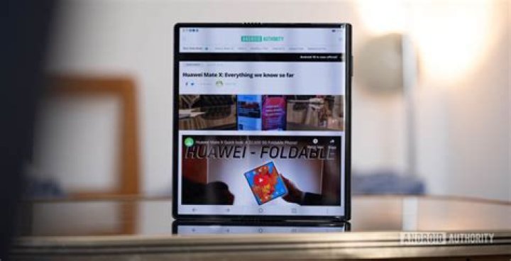 Huwei Mate X unfolded upright with website 1