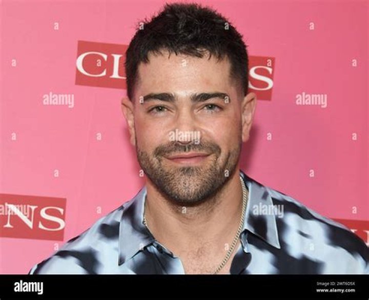 Jesse Metcalfe Is Officially Off the Market and Engaged to Cara Santana