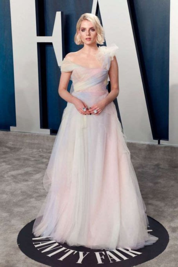 Lucy Boynton 2020 Vanity Fair Oscars party makeup