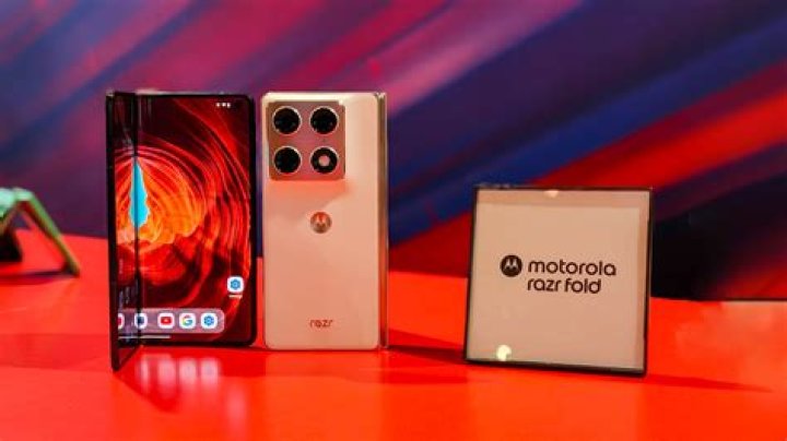 Moto Razr foldable unfolded screen in hand 1