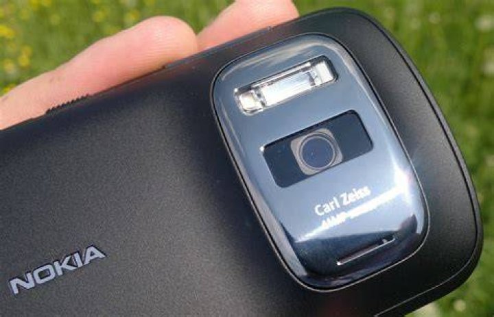 Nokia 808 PureView zoom sample