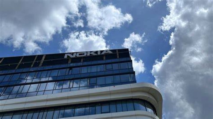 Nokia N82 building