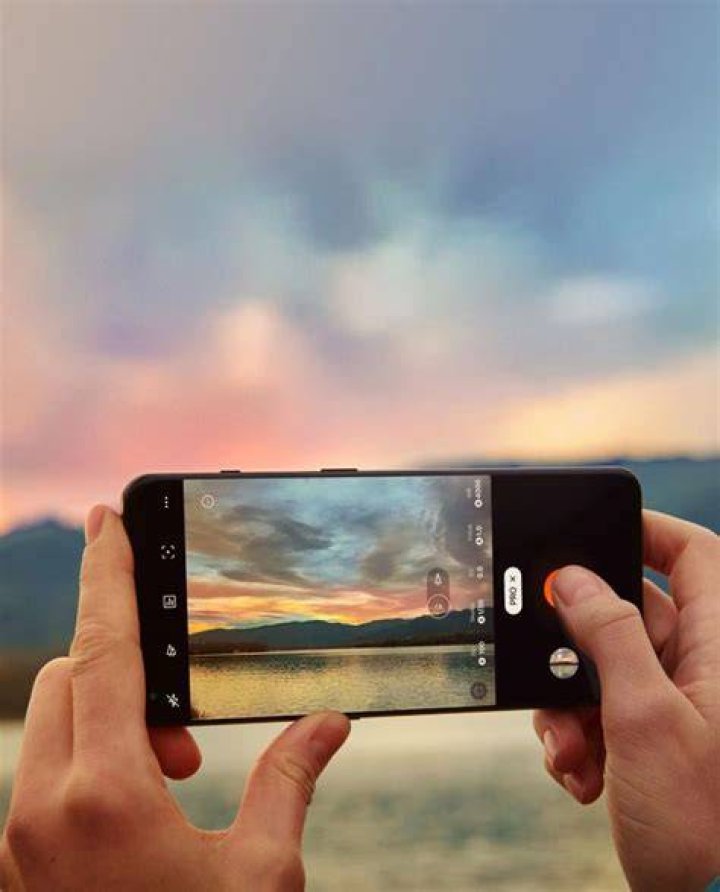OnePlus 10 Pro vs iPhone 13 Pro rear panels OnePlus 10 Pro vs iPhone 13 Pro rear panels