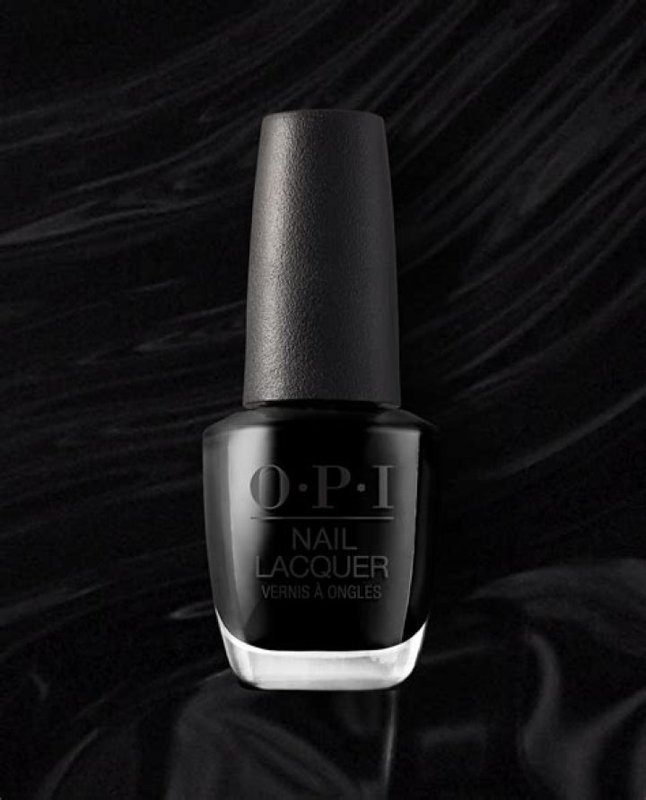 opi black nails 