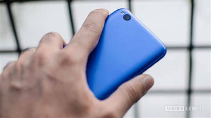 Redmi Go in hand