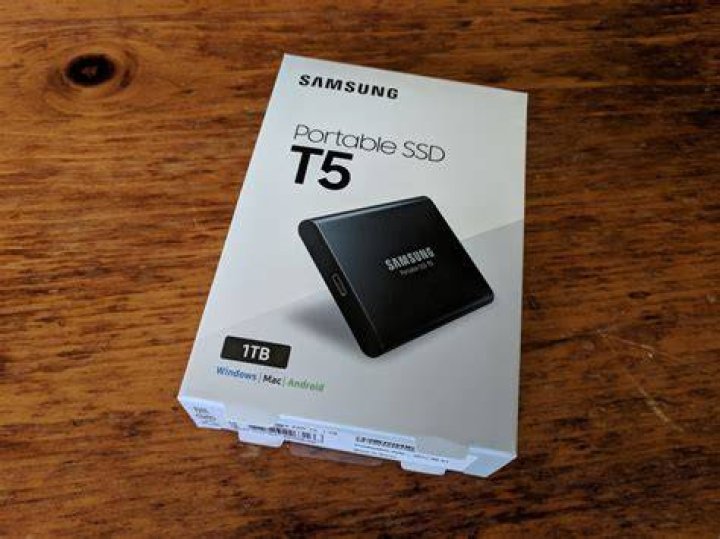 Samsung T5 Portable SSD Samsung T5 Portable SSD