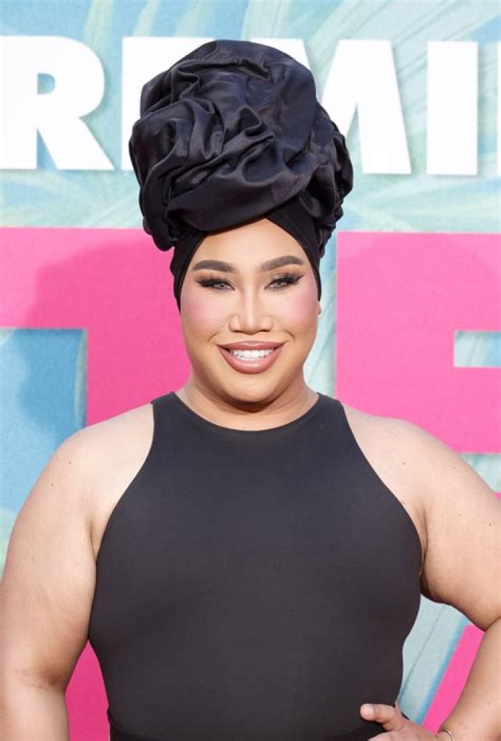 STYLECASTER | Patrick Starrr ONE/SIZE Ultimate Blurring Setting Powder Review