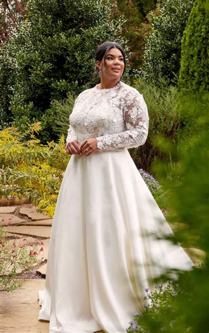 STYLECASTER | Plus Size Wedding Guest Dresses