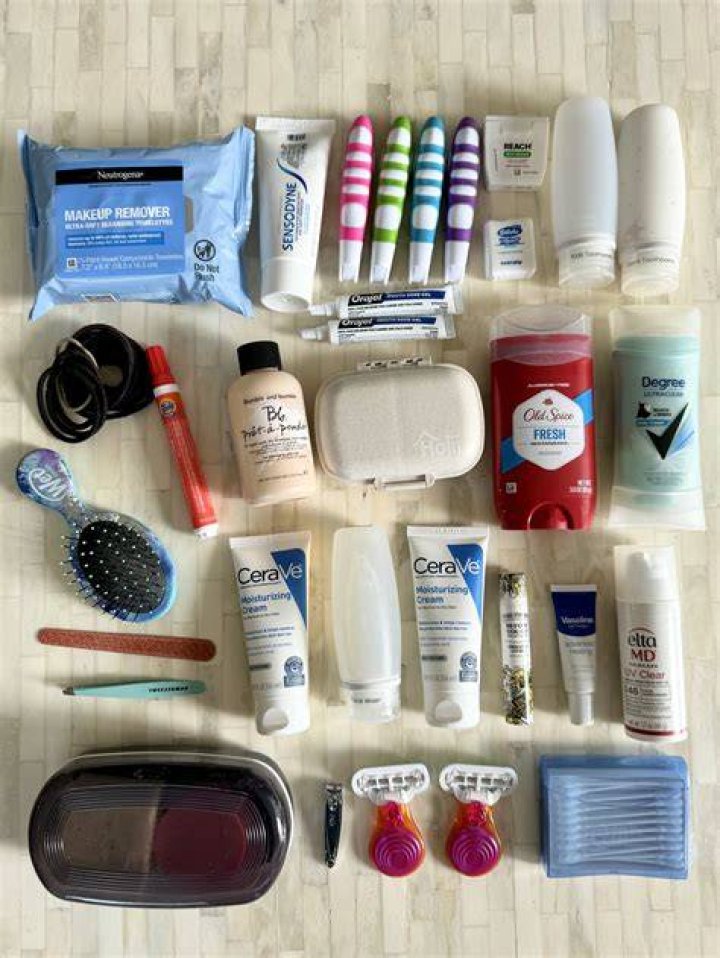 This Best-Selling Toiletry Bag Has Over 44,000 Perfect Five-Star Ratings&mdash;Get It For Under $20 on Amazon