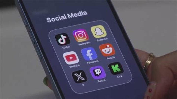 Tip: Google Assistant can share web articles on social media