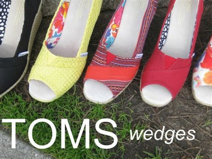 TOM’S Wedges