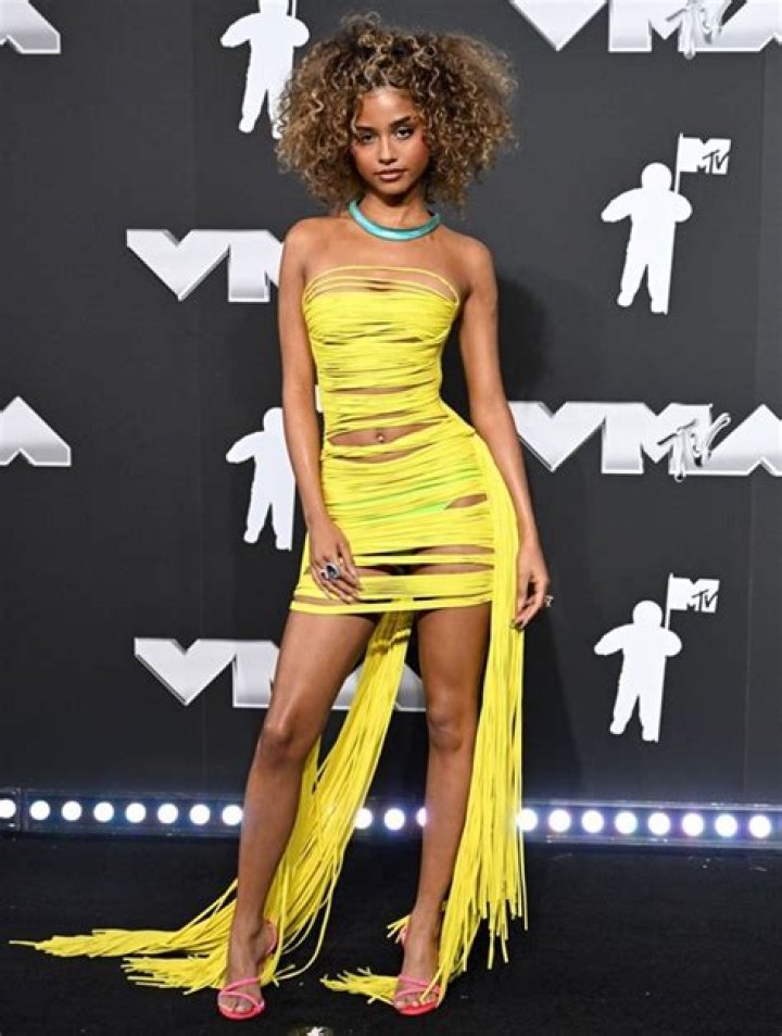 Tyla Height In Feet