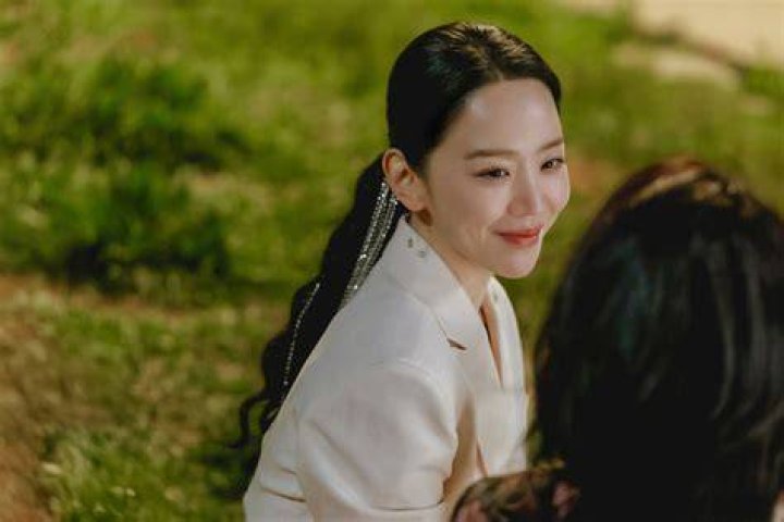 Unveiling Shin Hye Sun's Relationship Status Love, Life, And Mystery