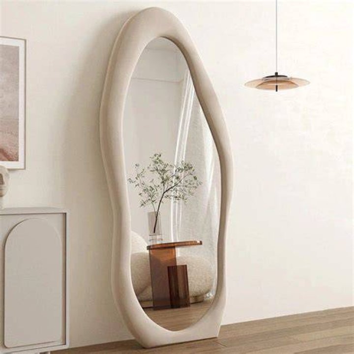 Wavy Mirror Trend